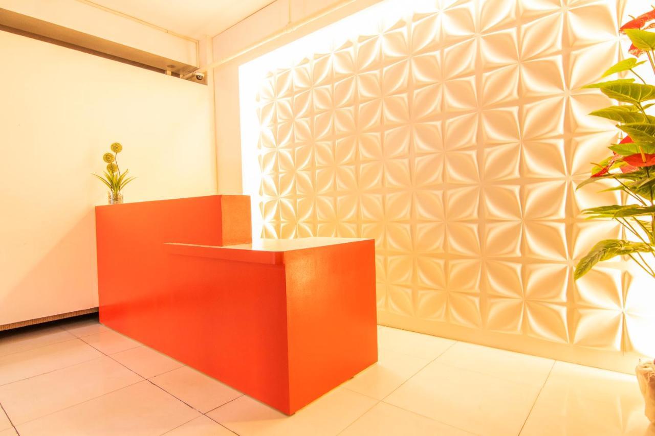 Oyo 578 Red Velvet Suites Manila Eksteriør billede