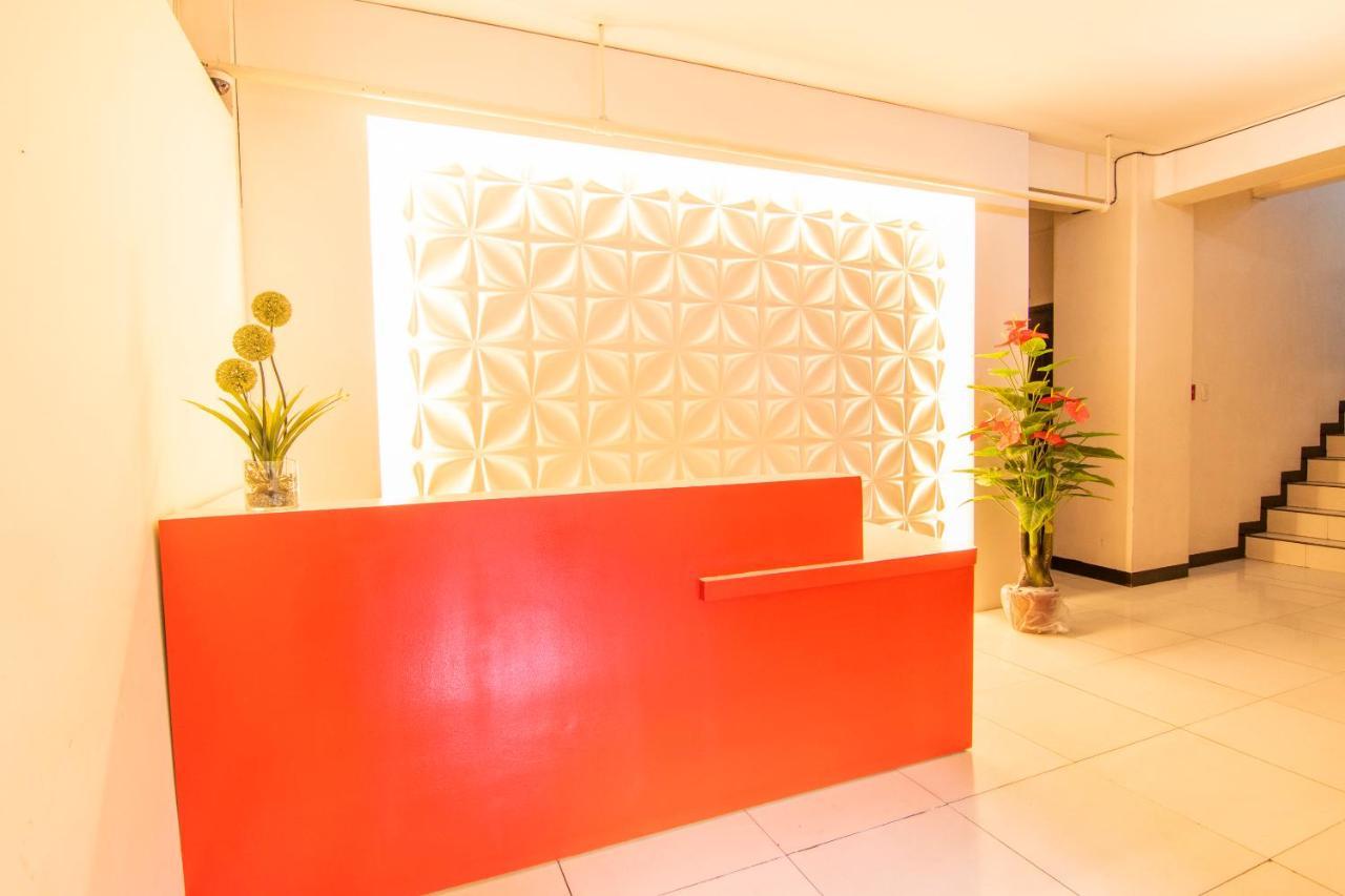 Oyo 578 Red Velvet Suites Manila Eksteriør billede